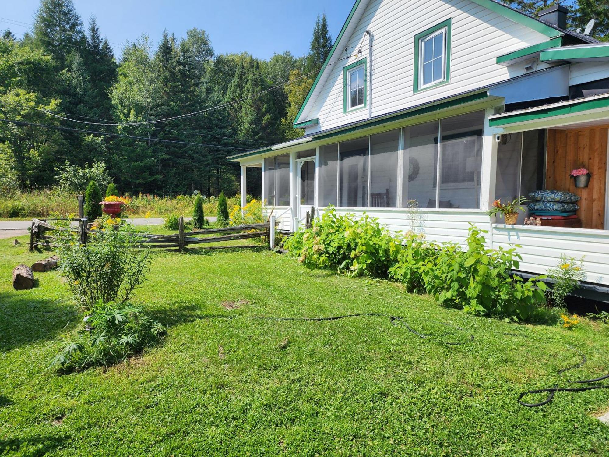 Chalets Nabu La Sacacomie - Riviere - Billard Saint-Alexis-des-Monts Extérieur photo